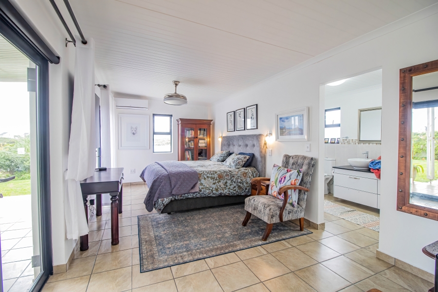 4 Bedroom Property for Sale in Jacobsbaai Western Cape